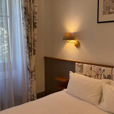 Hotel Logis Restaurant Grand De Lyon Vals-les-Bains