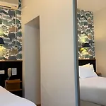 Logis Restaurant Grand De Lyon Отель