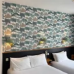 Logis Restaurant Grand De Lyon Отель