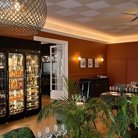 Hotel Logis Restaurant Grand De Lyon