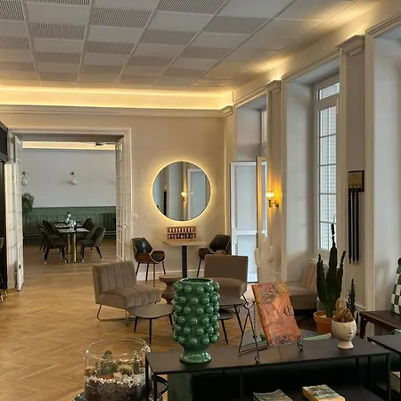 Otel Logis Restaurant Grand De Lyon