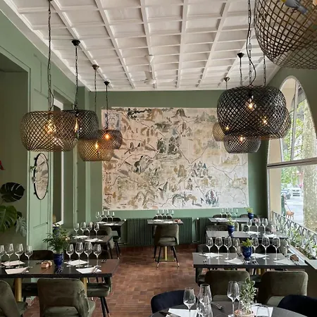 Logis Restaurant Grand De Lyon Hotel