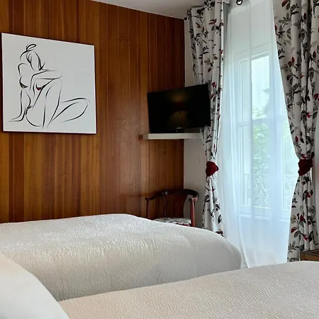Logis Restaurant Grand De Lyon Hotel