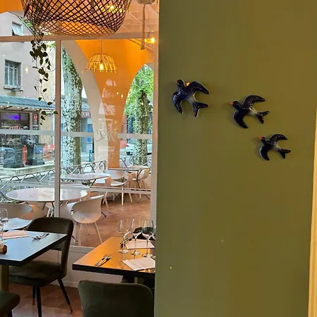 Logis Restaurant Grand De Lyon 3*