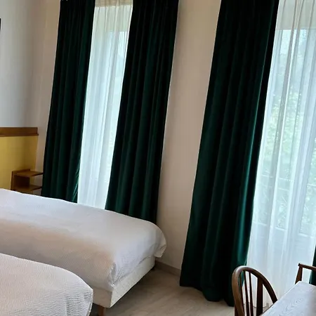 Logis Restaurant Grand De Lyon Hotel Vals-les-Bains
