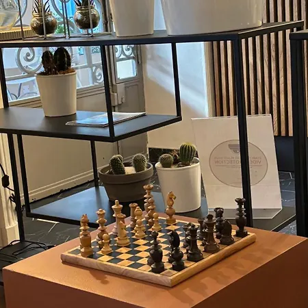 호텔 Logis Restaurant Grand De Lyon 3*