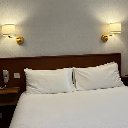 Logis Restaurant Grand De Lyon Hotel