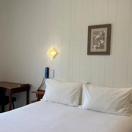 호텔 Logis Restaurant Grand De Lyon