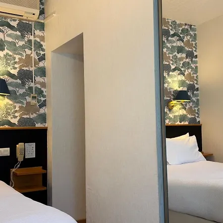 Logis Restaurant Grand De Lyon Hotel