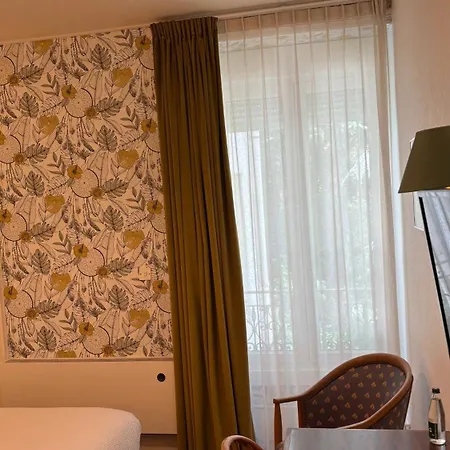 Logis Restaurant Grand De Lyon Hotel Vals-les-Bains