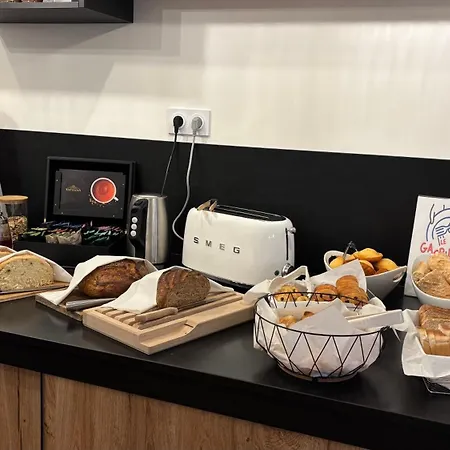 Logis Restaurant Grand De Lyon Hotel 3*