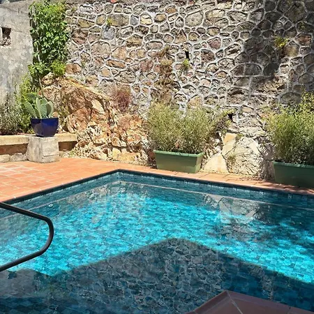 Logis Restaurant Grand De Lyon 3*