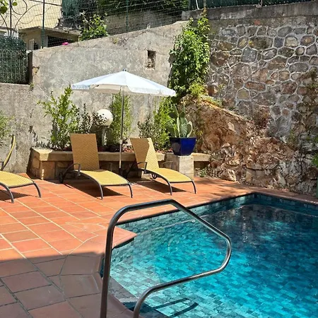 Logis Restaurant Grand De Lyon Hotel