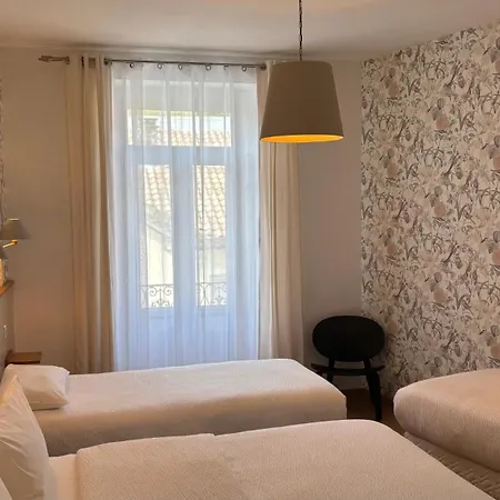 Otel Logis Restaurant Grand De Lyon