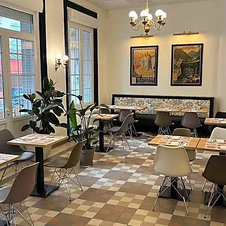 Logis Restaurant Grand De Lyon فندق 3*
