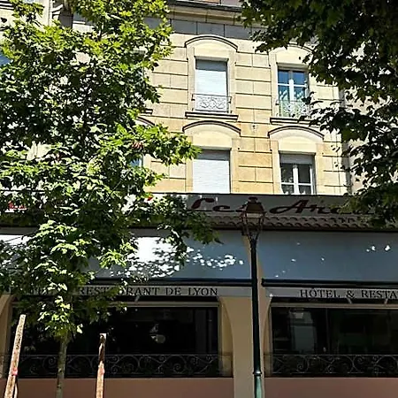 Logis Restaurant Grand De Lyon 3* فال لي با