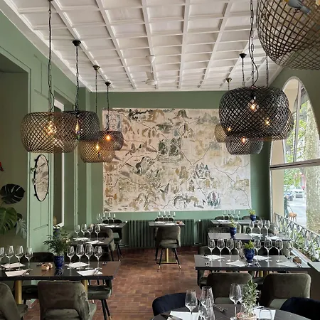 Logis Restaurant Grand De Lyon 3*