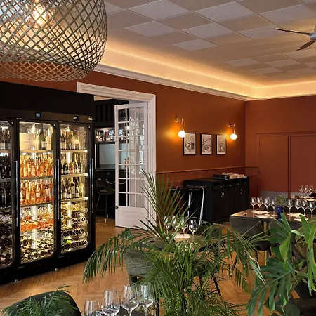 Hotel Logis Restaurant Grand De Lyon