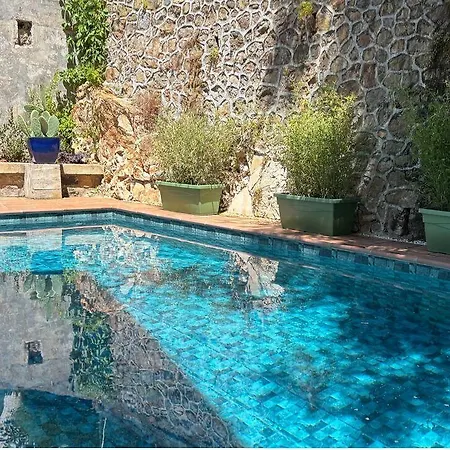 Logis Restaurant Grand De Lyon 3*