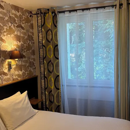 Otel Logis Restaurant Grand De Lyon