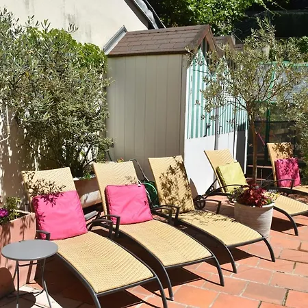 Logis Restaurant Grand De Lyon Hotel