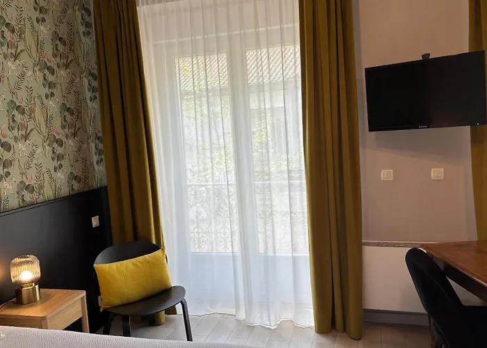Logis Restaurant Grand De Lyon 3* ヴァル・レ・バン