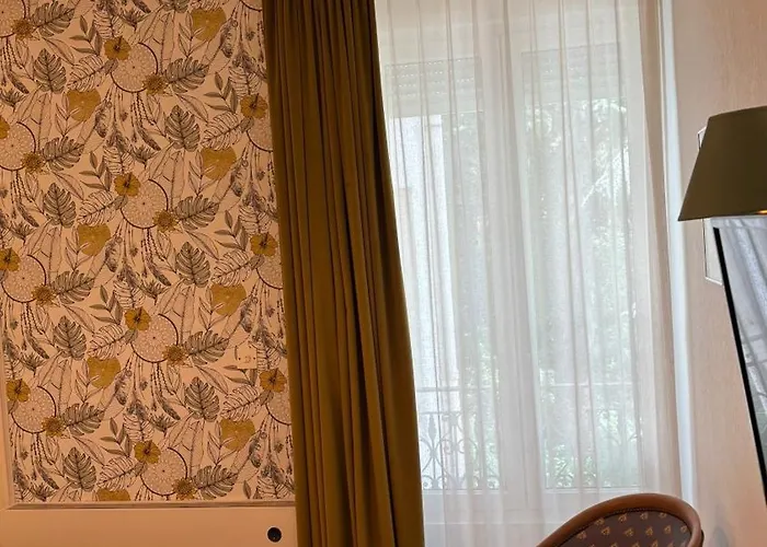 Logis Restaurant Grand De Lyon ホテル ヴァル・レ・バン
