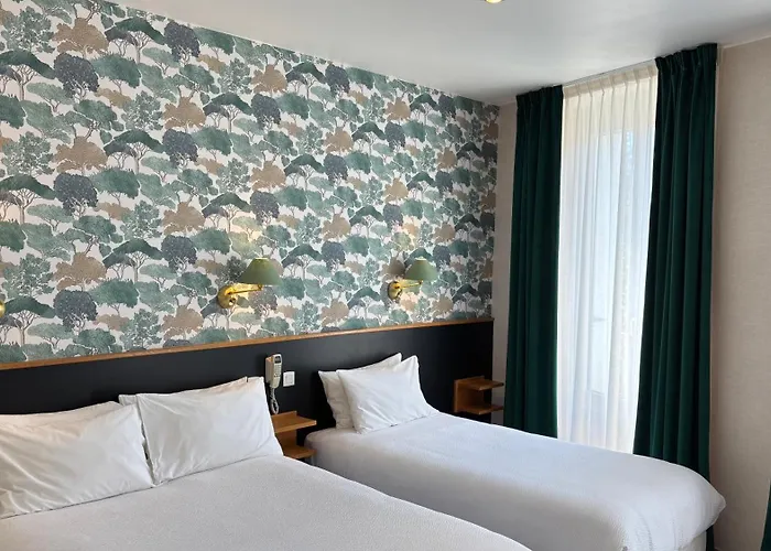 ホテル Logis Restaurant Grand De Lyon