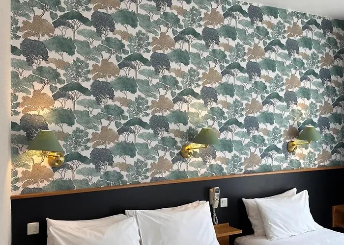 Logis Restaurant Grand De Lyon ホテル